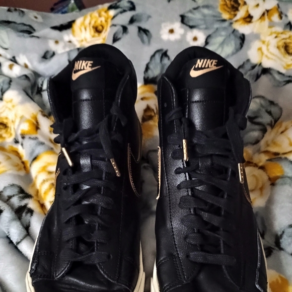 Men Size 9 Nike Shoes - Picture 7 of 14